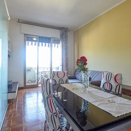Apartament Beautiful In Viareggio